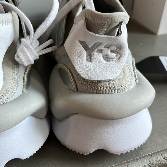 Y-3 Kaiwa Silver Metallic Sneakers - Picture 10 of 12